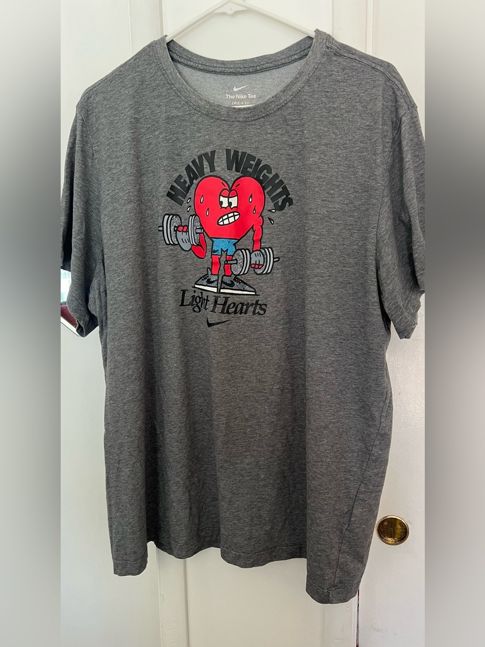 Nike Men's Gray 'Heavy Weights Light Hearts' Graphic Tee size 2XL